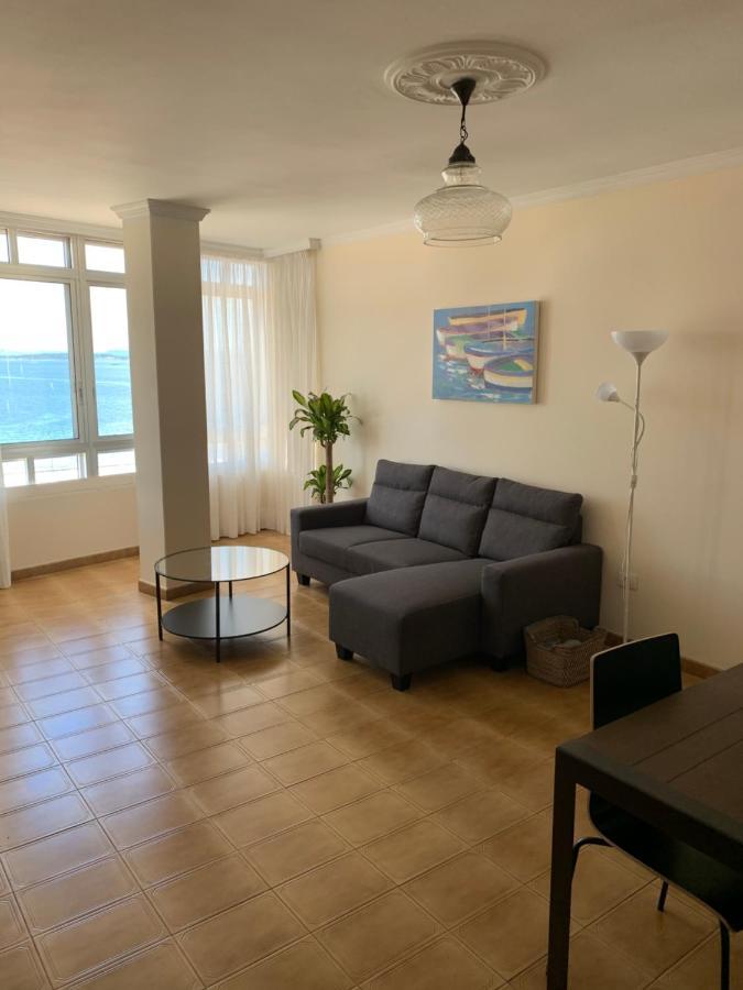 Piso En El Malecon De Riveira Con Vistas A Rias Baixas. Ideal Familias. 140m * Ribeira